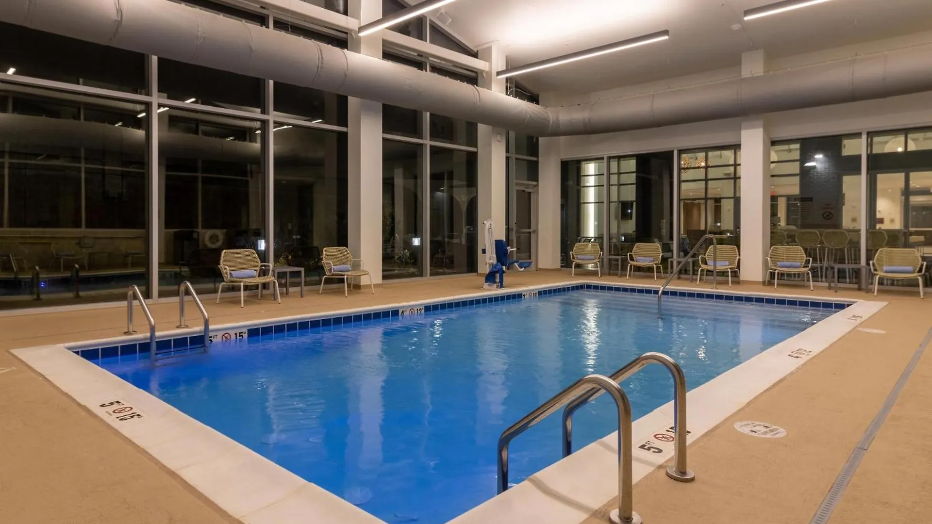 Hotel Element St. Louis Midtown