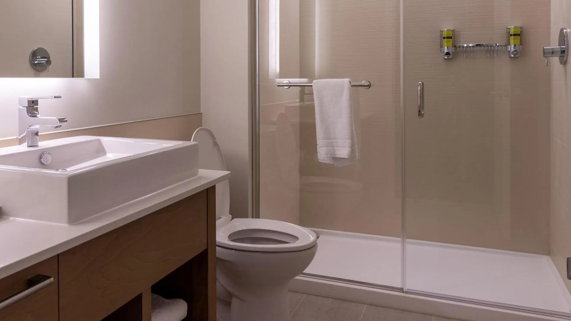 ***  Hotel Element St. Louis Midtown USA